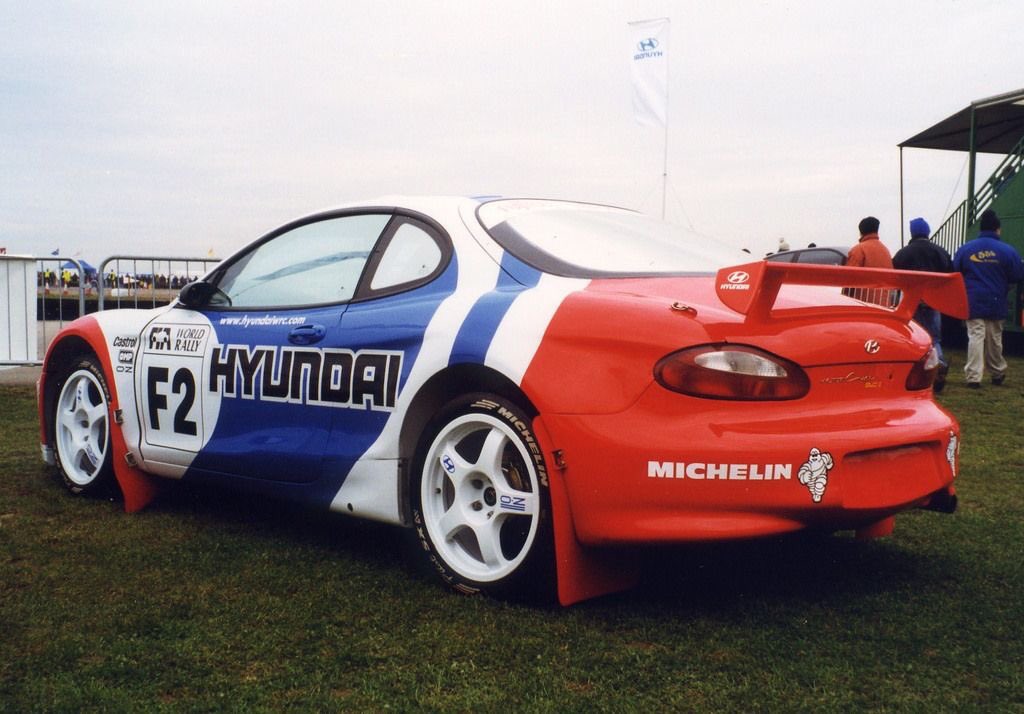 KK4_660cc's tweet photo. Hyundai Coupé Kit Car

あまり話題に出てこないけど1999年のWRCで走ってた
これ結構好き https://t.co/jKHR9BJDWM
