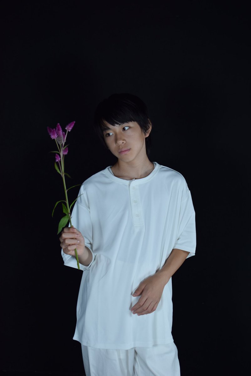 pnf83292's tweet photo. 2026.9.27🍇
スタジオ（リク撮）

神子拓豊くん
@kyamikyaminn 

秋を意識した少し大人っぽい雰囲気の撮影📷
可愛いとカッコいいの狭間😁

#男の子モデル
#イケメン 
#秋 https://t.co/4cng5y7zQS
