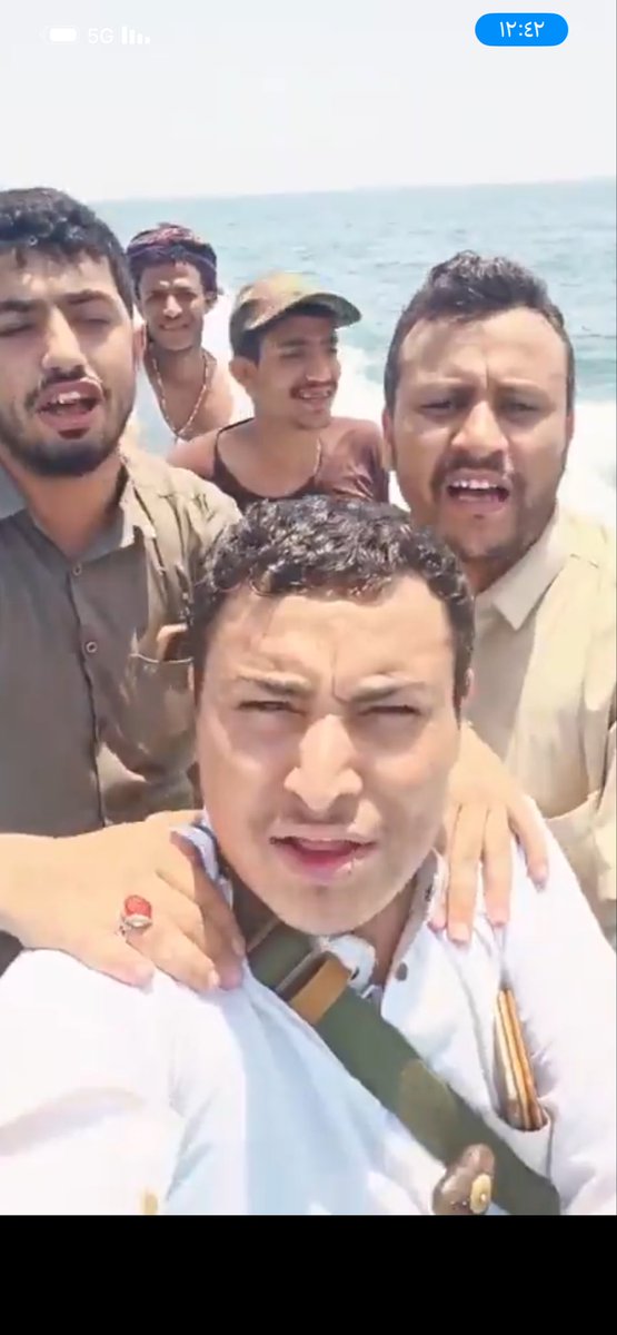 SaSapfdl's tweet photo. @Ahmed_alemd اشكال الحوثه😂 https://t.co/BiAcUmUZSl