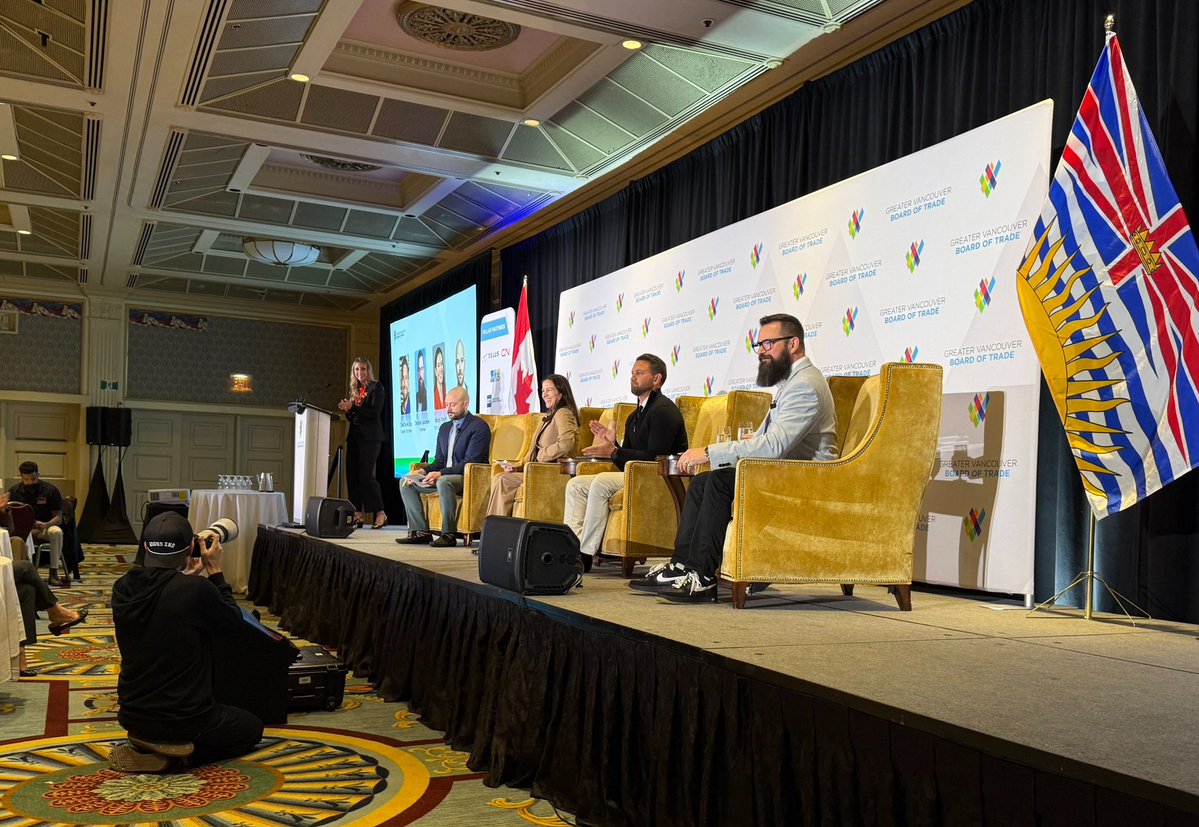 TransMtnFR's tweet photo. Un sincère merci au @BoardofTrade d’avoir réuni les Premières Nations locales, les entreprises et les partenaires du développement économique à l’occasion de l’Indigenous Opportunities Forum de cette année.

Cette journée a été riche en échanges constructifs sur la collaboration, la création de valeur partagée et les occasions qui se présentent lorsque les Nations autochtones travaillent ensemble et avec l’industrie. Ces partenariats contribuent à bâtir un avenir plus fort et plus prospère pour les collectivités de la Colombie-Britannique.

#PossibilitésÉconomiquesAutochtones #TransMountain