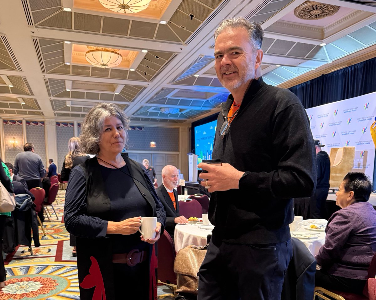 TransMtnFR's tweet photo. Un sincère merci au @BoardofTrade d’avoir réuni les Premières Nations locales, les entreprises et les partenaires du développement économique à l’occasion de l’Indigenous Opportunities Forum de cette année.

Cette journée a été riche en échanges constructifs sur la collaboration, la création de valeur partagée et les occasions qui se présentent lorsque les Nations autochtones travaillent ensemble et avec l’industrie. Ces partenariats contribuent à bâtir un avenir plus fort et plus prospère pour les collectivités de la Colombie-Britannique.

#PossibilitésÉconomiquesAutochtones #TransMountain