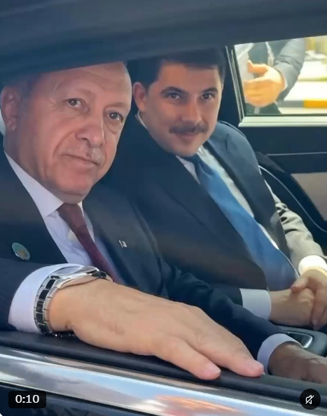 ademyarslan's tweet photo. Fon Soygunu gündeminde ismi geçen Hasan  Doğan için Aktroller soldaki fotoğrafla kampanya yapıyorlar. 

Kötü bir iletişim yönetimi. Çünkü 25 Aralık 2013 yolsuzluk soruşturmasında Erdoğan'ın oğlu Bilal'i arabasına alması ve ifadeye göndermemesini çağrıştırıyor. https://t.co/ZwmGMr9mbM