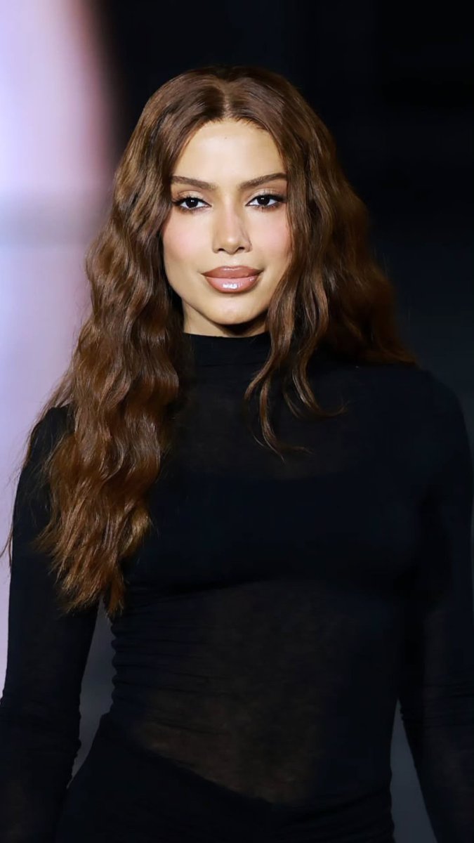 fonteanittabr's tweet photo. Anitta durante o Le Defilé L'Oréal Paris 2026, na França. https://t.co/AzjXf7RLBT
