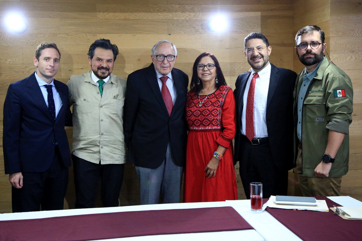 Letamaya's tweet photo. Sostuvimos un encuentro con autoridades del sector #salud y representantes de las secretarías de salud de 24 estados. Con el fin de coordinar e integrar los servicios de salud primaria que ofrecerán los más de 12 mil consultorios del Servicio Universal de Salud, que serán instalados a nivel nacional.

Como nos encargó la presidenta @Claudiashein, trabajamos en equipo para garantizar el derecho a una atención médica gratuita, cercana y digna. Más salud, es más #Bienestar para todas y todos.

#DavidKershenobich, #AlejandroSvarch @zoerobledo, @martibatres @EduardoClark @SSalud_mx, @Tu_IMSS, @ISSSTE_mx, @IMSS_Bienestar