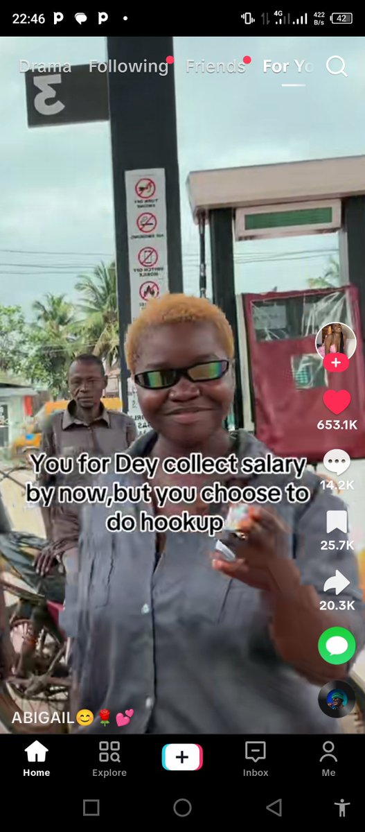 blesse43927's tweet photo. Omo tiktok people sabi investigate ehhh . Se as dem catch her once😂😂😂 https://t.co/uvMiScFpCn