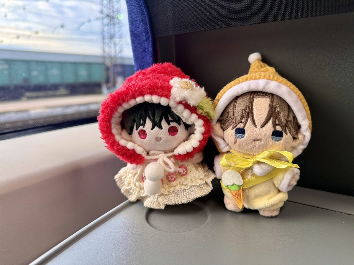 imstacystacy's tweet photo. So ready for my 1,5 mounts long trip!
7 hrs train ride before first stop. https://t.co/eMOa76OPEC