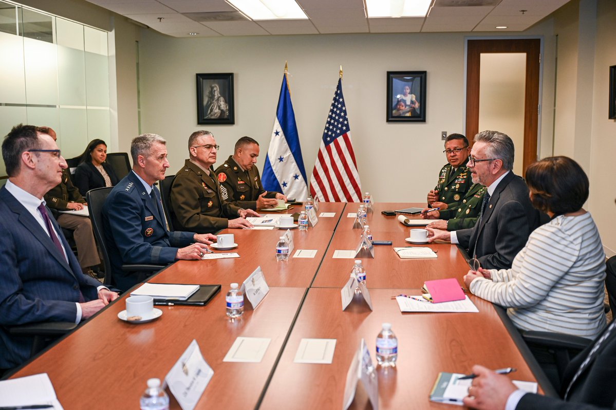 ChiefNGB's tweet photo. Honored to meet with Honduran Ambassador Roberto Flores Bermúdez today to discuss Honduras’ enduring security cooperation relationship with the National Guard.

Since 1998, the partnership between Honduras and the Puerto Rico National Guard through the @DeptofWar State Partnership Program has been a model of enduring cooperation—strengthened by the leadership and presence of Puerto Rico's adjutant general, Brig. Gen. Carlos Rivera Román and his team.

Strong partnerships like this are critical to bolstering security and stability across the Western Hemisphere.

#StrongerTogetherStrongerTomorrow