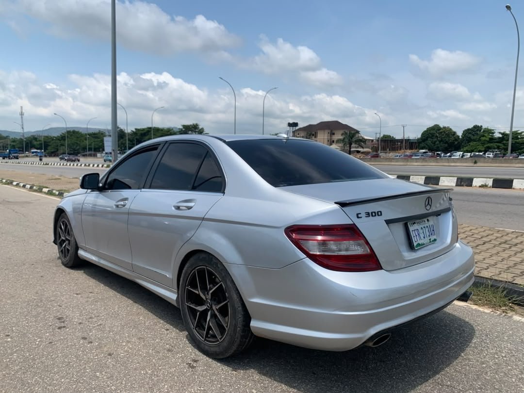 Hathim001's tweet photo. Good Deal👽
Registered Mercedes Benz 2009 with untempered engine and gear, ac is freezing 🥶 with duty
🏷️5.3M Net
📍Kubwa Abuja
DM For inspection.
07032652699 https://t.co/ckganeQuZ8