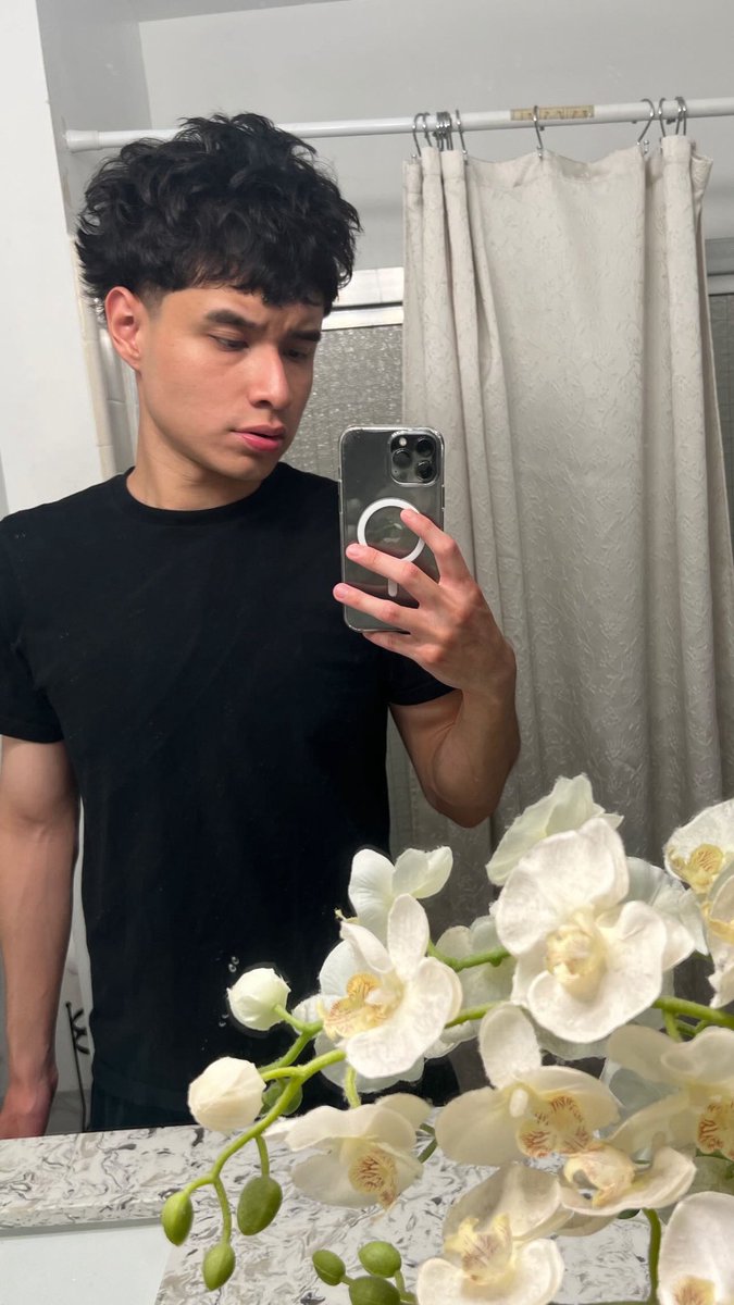 inlabrandon's tweet photo. #la #dl #latino #gym https://t.co/VqEJCvLN2u