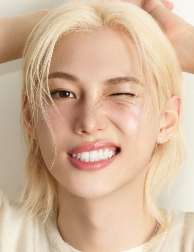 FelixBrasil_'s tweet photo. 📸 | ELE É UM ENCANTO! Fotos do Felix para a nova campanha da HERA "STILL GLOWING". 🤍

FELIX HERA STILL GLOWING
#FELIXxHERA ⚡ https://t.co/iS8hZ8EzBN