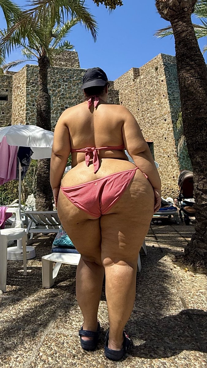 maeboficiaal's tweet photo. Muchas curvas para ti? 💋🤭 https://t.co/RqOsSqk58j