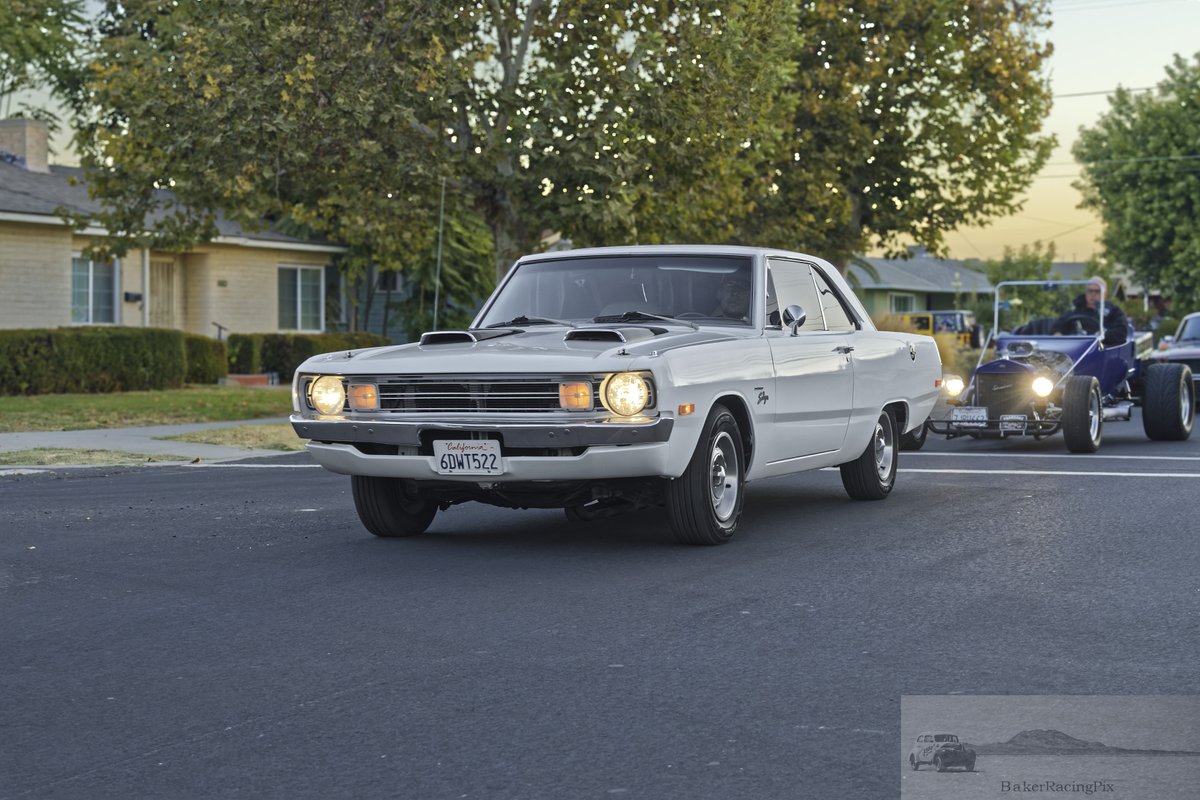 bakerracingpix's tweet photo. #MoparMonday https://t.co/XqYokxS6Uq