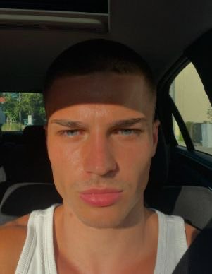 Dionf9qp's tweet photo. You see the face. I see the feet. 😈 The Master has arrived know your place.
Master #FetishCommunity #SocksFetish #SockKink #FeetFetish #SneakerFetish #WornSocks #SocksLover #FootLovers #KinkCommunity #Domination #Dominant #Submissive #KinkLife #FetishLife https://t.co/cAHJ28BnRS