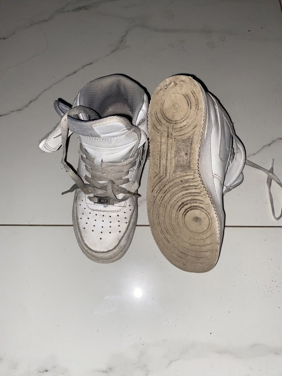Dionf9qp's tweet photo. You see the face. I see the feet. 😈 The Master has arrived know your place.
Master #FetishCommunity #SocksFetish #SockKink #FeetFetish #SneakerFetish #WornSocks #SocksLover #FootLovers #KinkCommunity #Domination #Dominant #Submissive #KinkLife #FetishLife https://t.co/cAHJ28BnRS