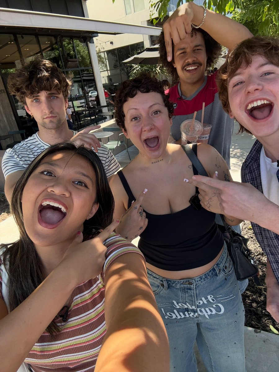 bofphotobooth's tweet photo. BUNCH OF FRIENDS on their own instagram!!
Thread | 20 pictures
https://t.co/1dkA4cSMMI https://t.co/0xxqe0IdcR