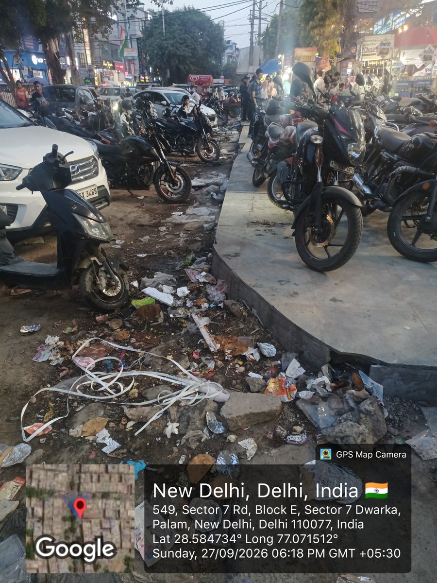 ABHISHEKMANC's tweet photo. @MCD_Delhi @gupta_rekha @CMODelhi @praveshwahi Iss road ko bhi repair kar do https://t.co/KotXYO4t4z