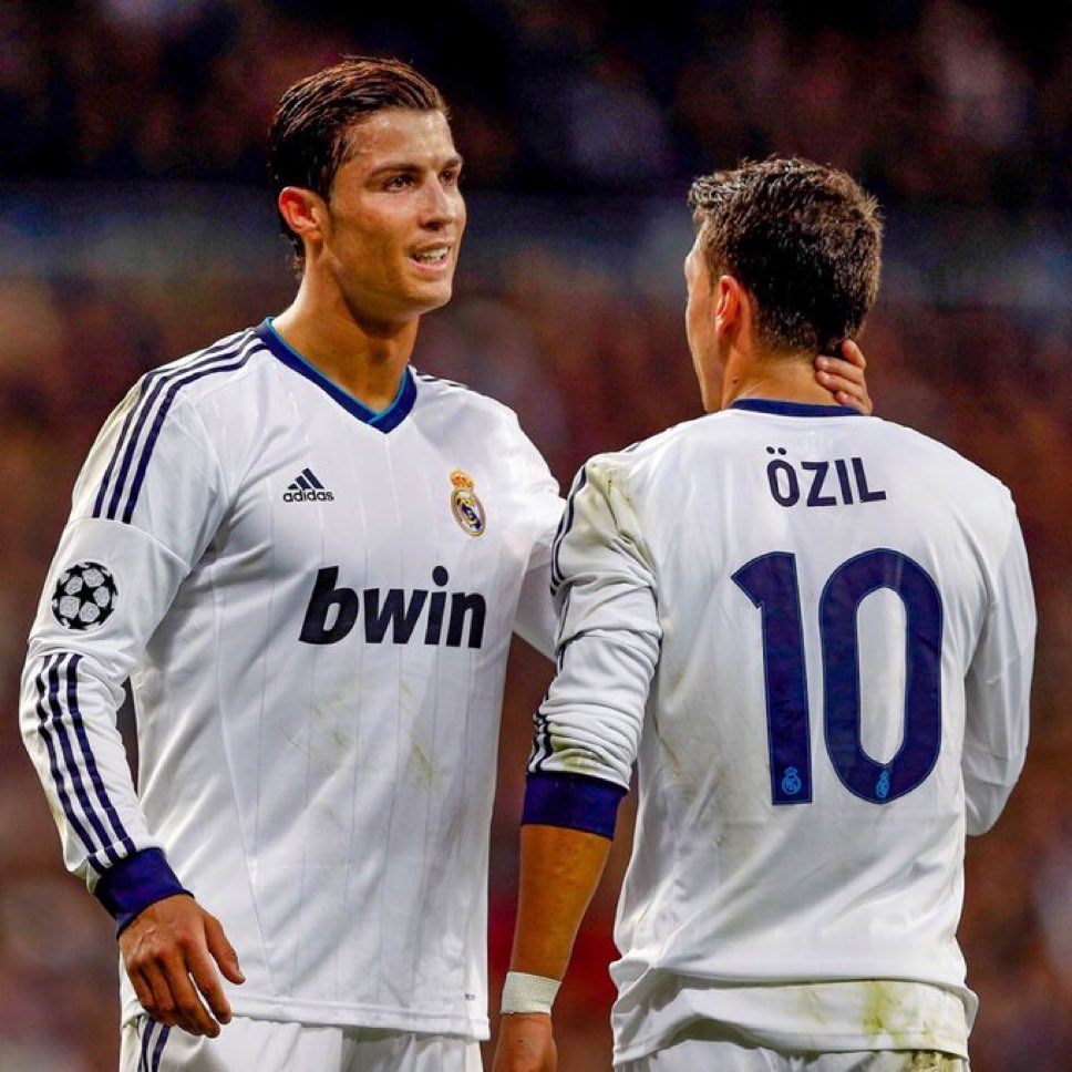 theMadridZone's tweet photo. 🗣️ Mesut Özil: “Cristiano Ronaldo is the greatest player in football history. He has broken all the records.” https://t.co/DNzmMzHOlo