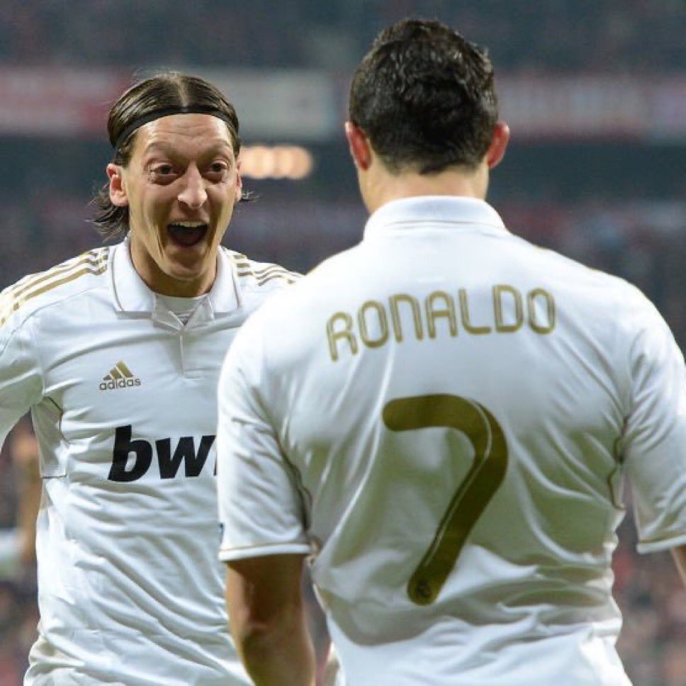 theMadridZone's tweet photo. 🗣️ Mesut Özil: “Cristiano Ronaldo is the greatest player in football history. He has broken all the records.” https://t.co/DNzmMzHOlo