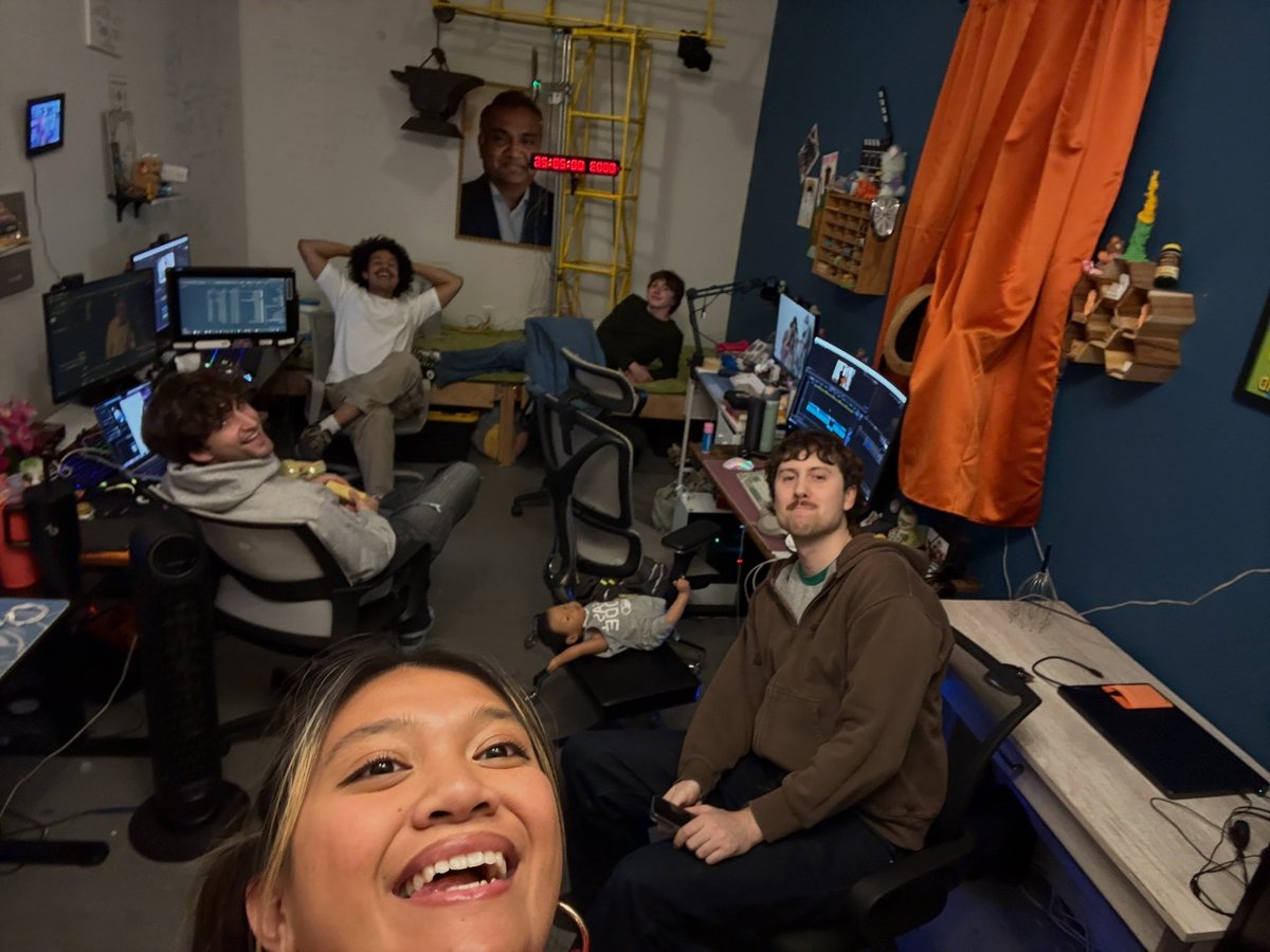 bofphotobooth's tweet photo. + bonus bof cake https://t.co/q4K5xTy8mU