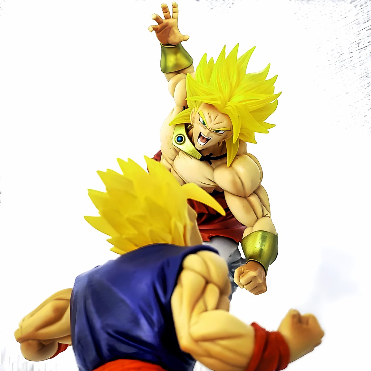 vicdbz's tweet photo. Broly vs Gohan
#DragonBall #Broly #SonGohan #IchibanKuji #Figureo https://t.co/OvIlnHlKqO