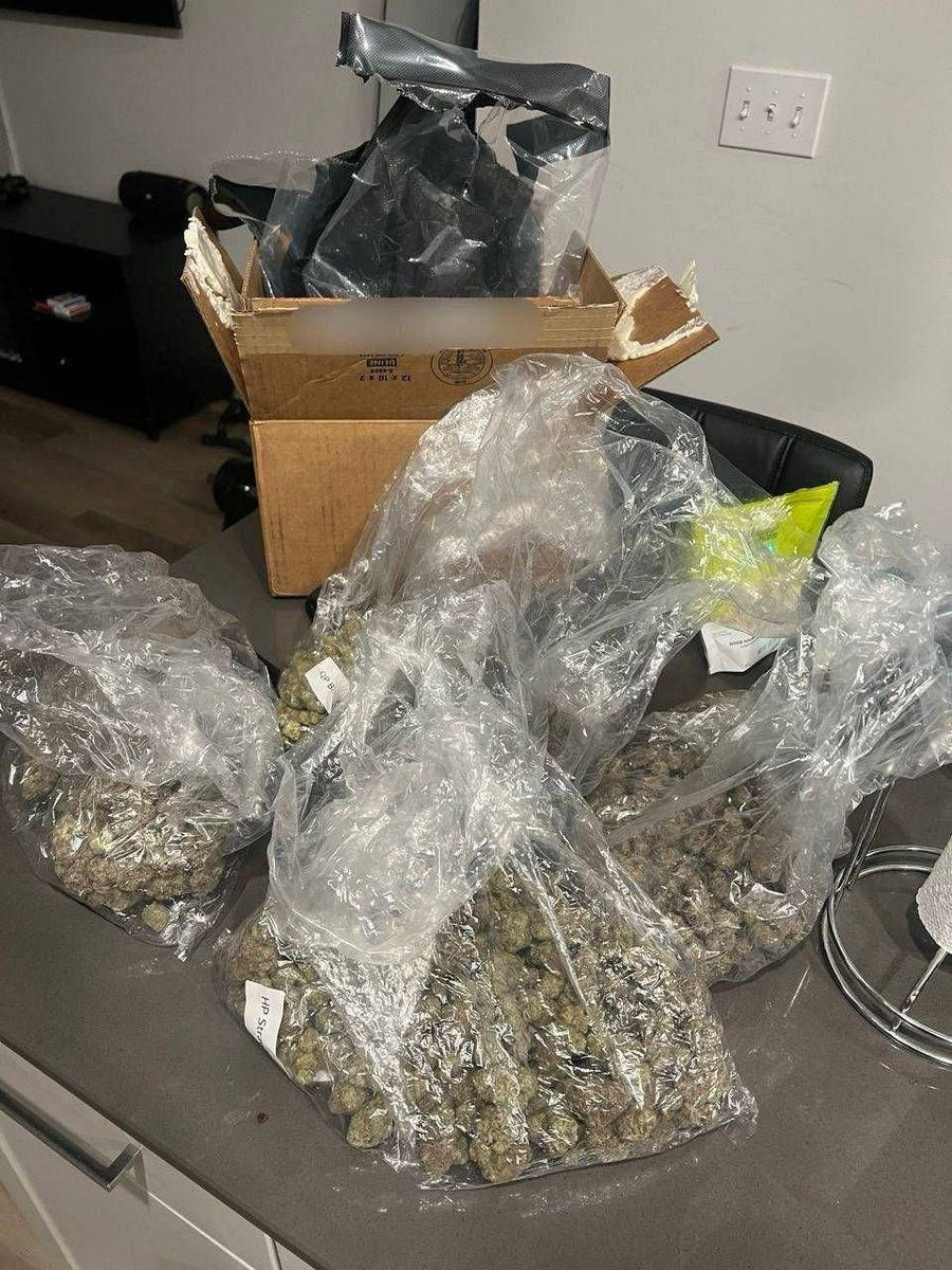 streetbreads's tweet photo. 🚨Stop playing with us $1900 for 5 pounds 
$500 for a bag 
Send me a message for orders both retail and bulk
#weedtwt #weedplug #TXwees #floridaweed #weedinorlando #cannabis #caliweed #texasplug #dfw #atlweed #atlplug #yart #za #dallasplug #dallasweed #mobile #420usa #mesquite https://t.co/CiF7IRH38n