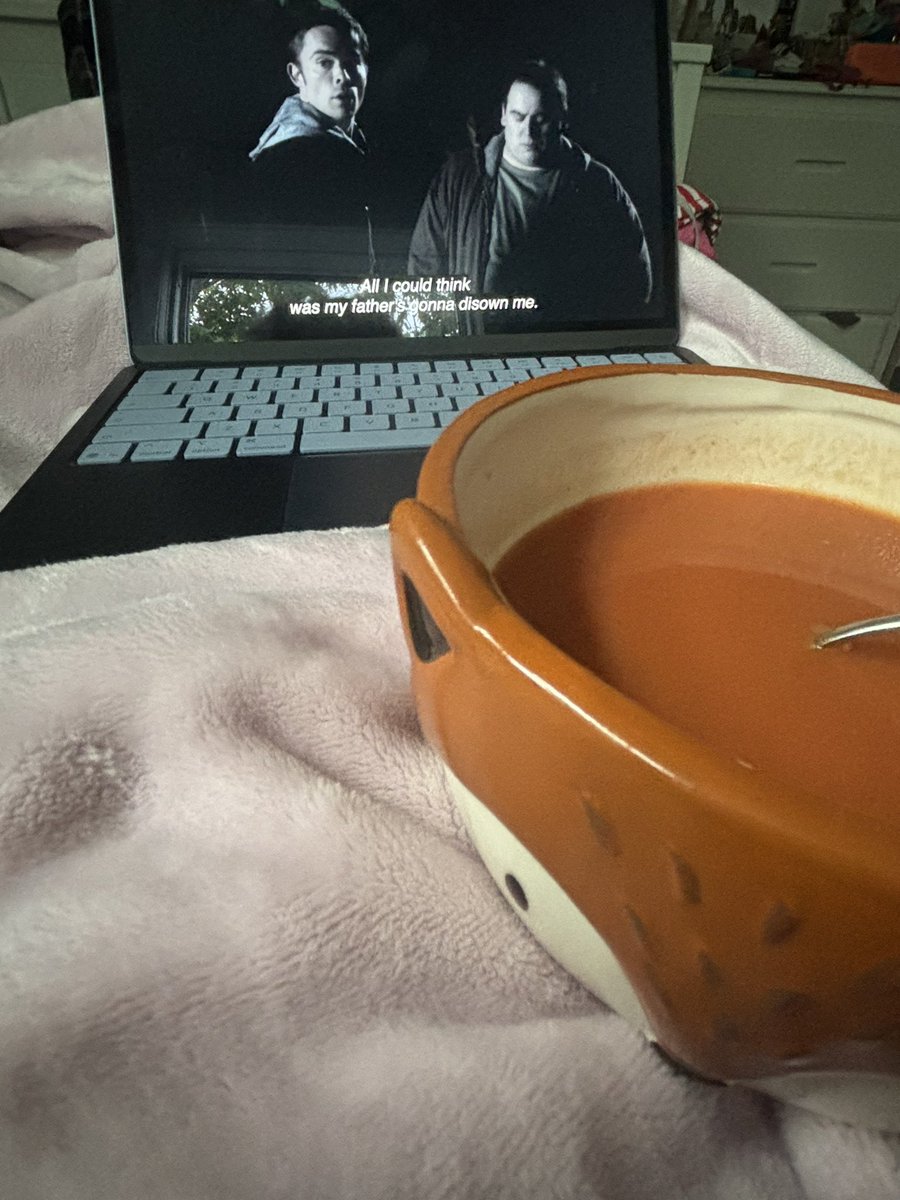 attackontummy's tweet photo. mm tomato soup and mentalist yay!! 227cals :3 https://t.co/AZQDnWszbM