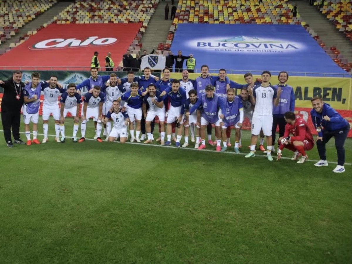 BosniaNTBall's tweet photo. VOLIM TE BOSNO!🇧🇦💛💙 https://t.co/ELnORlwAQH