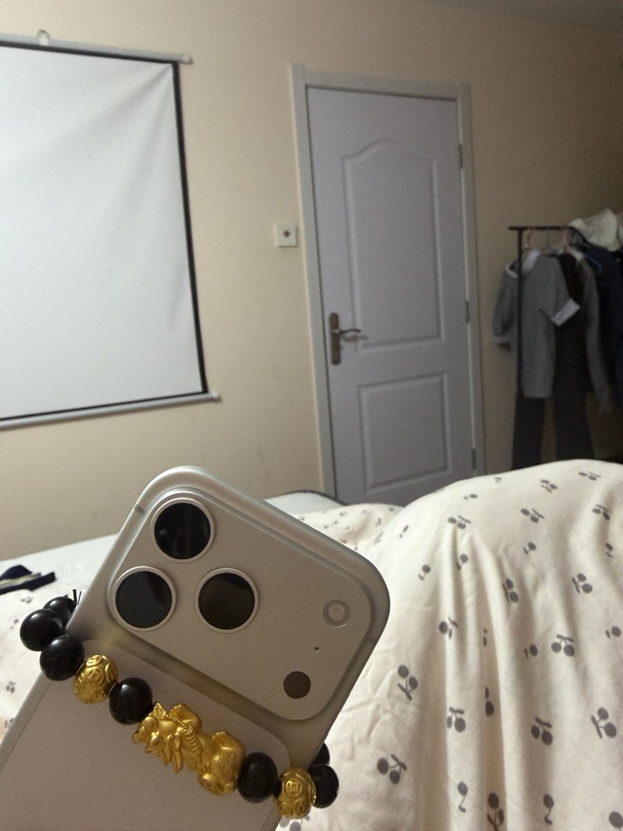 hpalefd's tweet photo. 生活给了你一个机会叫做 明天 https://t.co/3kpz5qHLc2