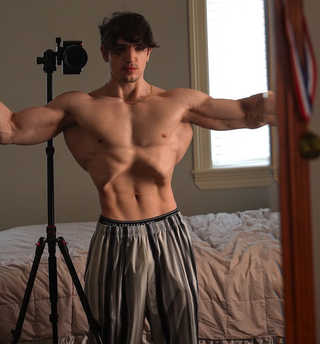 chris2lea's tweet photo. Which of my features makes you the weakest?
#findom #serve #paypig #alphaworship #findom4ever #cashmaster #Taxfriday #bicep #Dominate #worship #strong #master https://t.co/E6uIqGFRjp