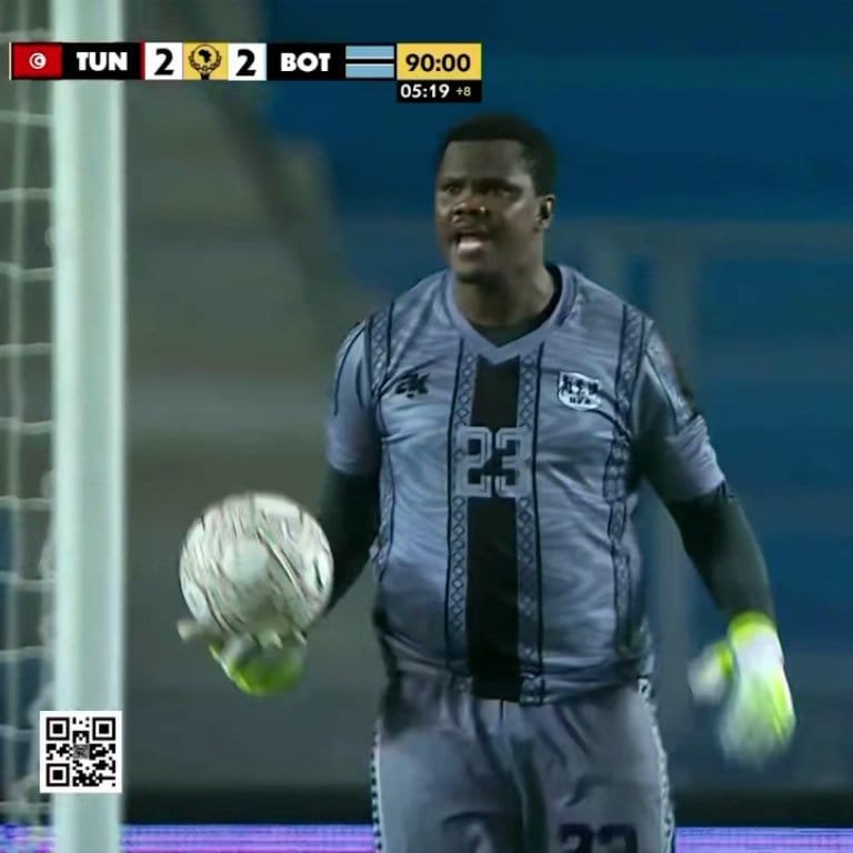 nahuelzn's tweet photo. 🇧🇼🇹🇳 Botsuana le sacó un empate histórico a Túnez 2 a 2! Y una de las figuras fue su arquero, Goitseone Phoko, de contextura no hegemónica. Bancamos. https://t.co/dsyzGyxEcE