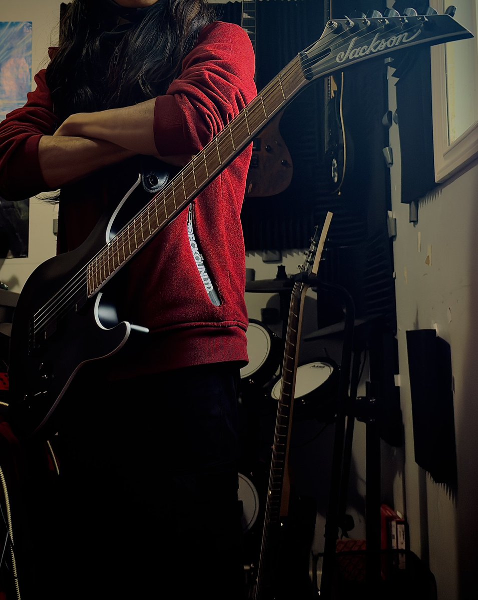 Rockie368's tweet photo. Jackson guitars👌❤️✨ https://t.co/vgheyEdh1m