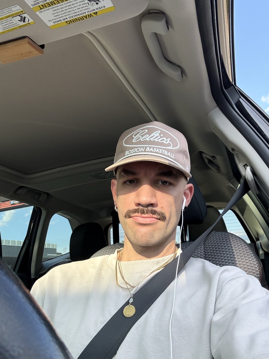 brettgosox's tweet photo. btw I turned 38 yesterday 😪 https://t.co/KGU54v6KDl