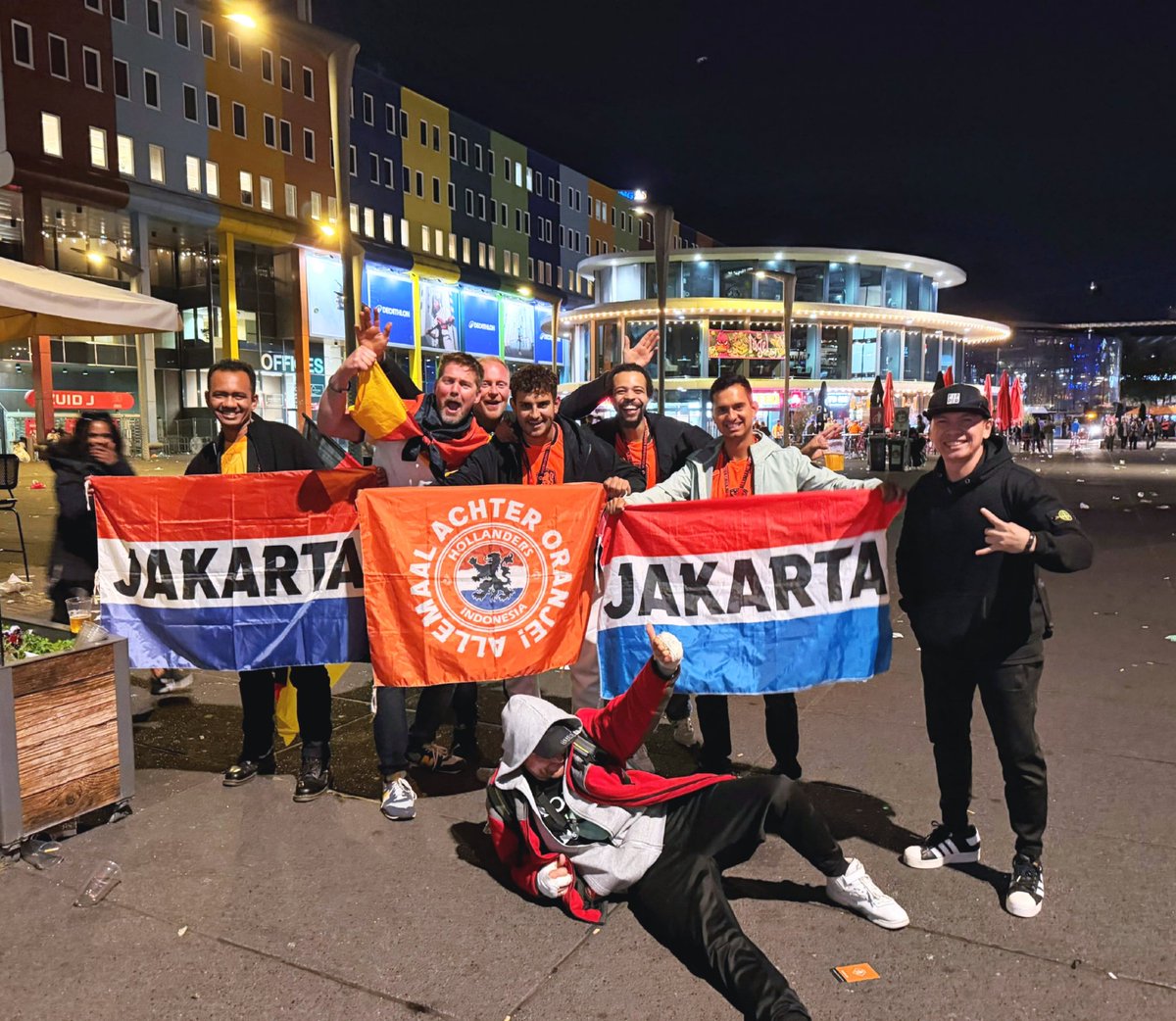 HollandersIndo's tweet photo. A days ago #HollandersJakarta meet #HollandersRotterdam in @cruijffarena during the @UEFAEURO #NationsLeague 2026/27 #NedGer to support @OnsOranje in the stadium! 🇳🇱🔶🦁
#HollandersIndonesia 
#AllemaalAchterOranje
@KNVB
@JohanCruyff
@NDJ_Official
@gerritsen_marc
@NLinIndonesia https://t.co/Xqbkoujs6c