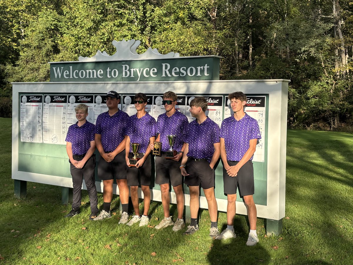 SHSRamathletics's tweet photo. Congrats to the Strasburg golf team on winning the Bull Run District golf tournament today shooting a 326!

Gavin Dellinger was the BRD individual champion shooting a 74 and Gavin Butler, Luke Flynn and Robert Neff all earned 1st team All District and Mason Neff earned 2nd team! https://t.co/zZ4wU0Vpcf