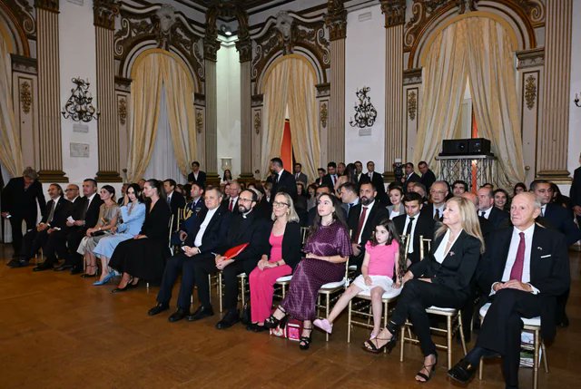 MediaAz1's tweet photo. Лейла Алиева приняла участие в презентации документального фильма «Гармония» в Риме.
https://t.co/1MZKfacpaF
#новости #mediaaz #Азербайджан #Южныйкавказ #лейлаалиева #рим https://t.co/WwFYaQJcph
