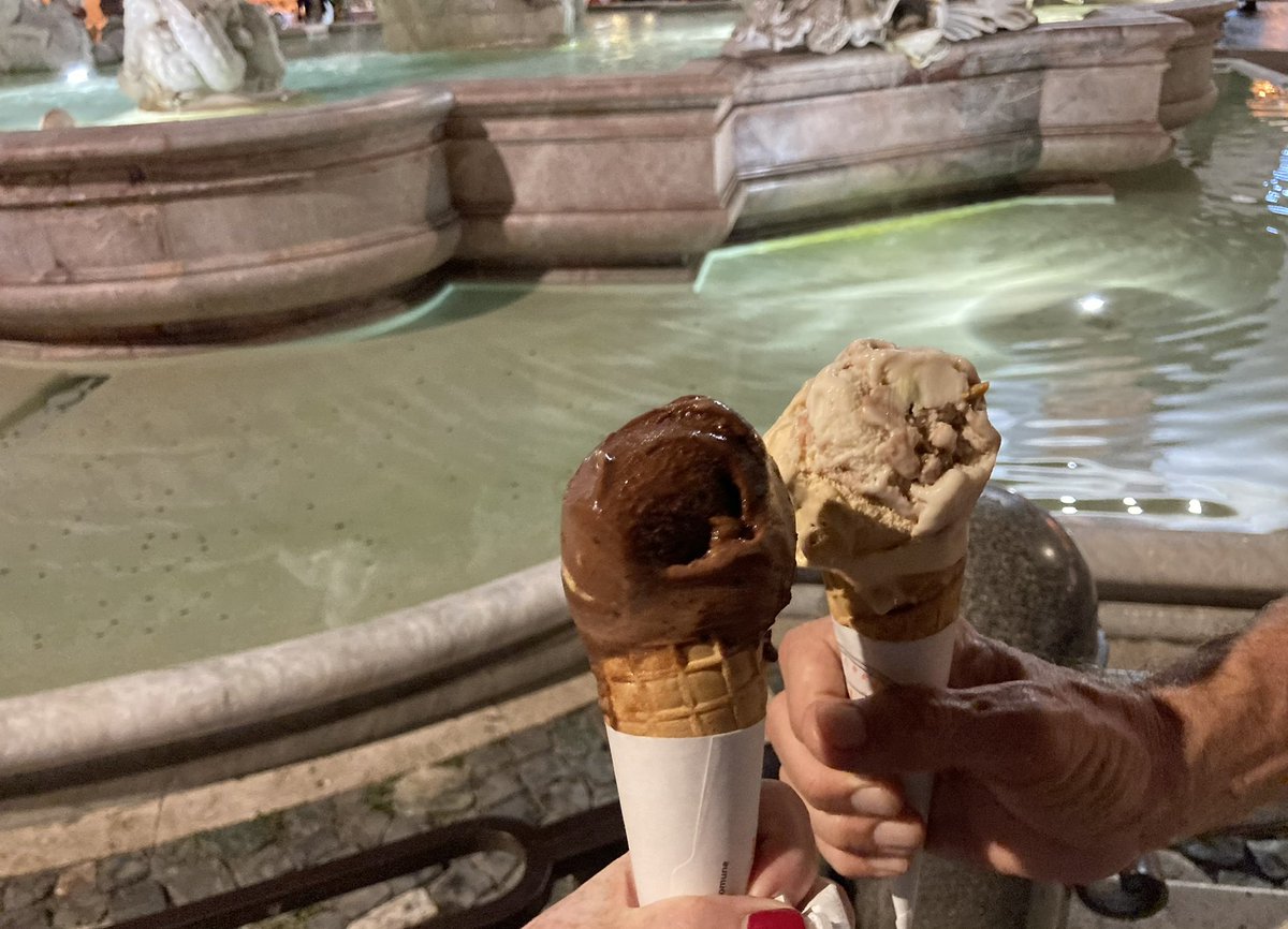 ChiefKeith's tweet photo. Good night from #Rome! #arwx #Italy https://t.co/UYzfWAcwKY