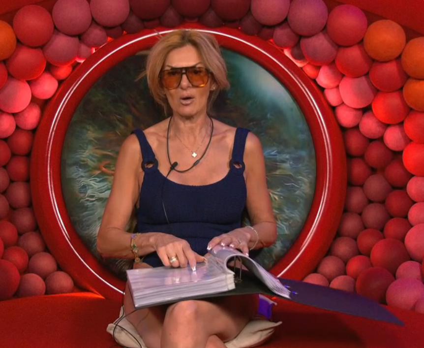 Dutchbbfan's tweet photo. ''oh he has a girl, but he came out as bisexual'' BISEXUAL IS THAT YOU CAN LIKE BOTH GENDERS YOU FUCKING DUMBASSES! Like this harry level of intelligent here My goodness..#BBUK https://t.co/OptqWIM38M
