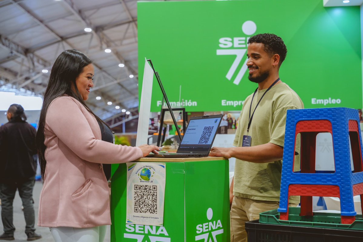 SENAComunica's tweet photo. El SENA está presente en Corferias, Bogotá, acompañando la XXXV Feria Internacional Industrial de Bogotá y ColombiaPlast 2026.

La Entidad participa en una agenda que conecta al talento con la industria, a través de formación, innovación, inteligencia artificial, manufactura aditiva e impresión 3D.