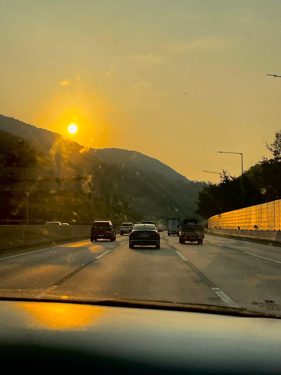 DreamSolCoin's tweet photo. Good morning ☀️

The road ahead is long. Some days are really heavy. But the sun still rises and so do I.

Taking it slow. Not rushing. Just being real.

One day, one step, one shift at a time 🧱✨

$DREAM We'll get there 💙

🔗 https://t.co/MVpnc8kang

#DreamCoin #DREAM #GoodMorning #KeepGoing