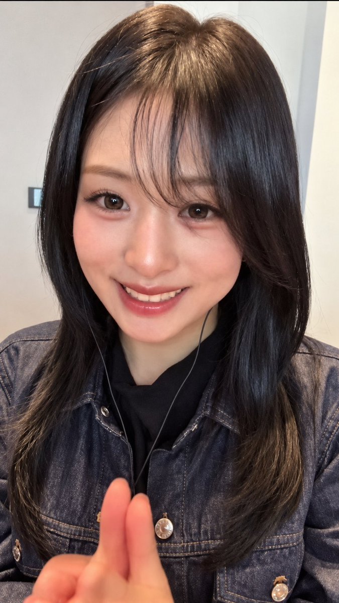 ahyeonista0411's tweet photo. ビジュ良すぎやろ https://t.co/tcjSZ3kJw6