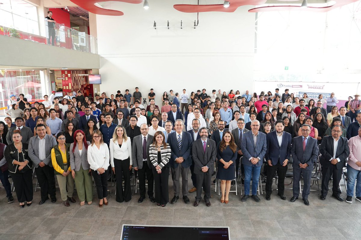 pepechedrauimx's tweet photo. 🔎 Arrancamos la Semana de la #Transparencia2026 con la conferencia magistral del Dr. Víctor Samuel Peña Mancilla: “Horizonte y desafíos de la transparencia en México: Del derecho a las políticas públicas.”

Desde la Coordinación General de @TransparentaPue reforzamos el derecho a saber y acercamos herramientas claras para que la ciudadanía ejerza su derecho de acceso a la información pública. 🙌🏼ℹ️