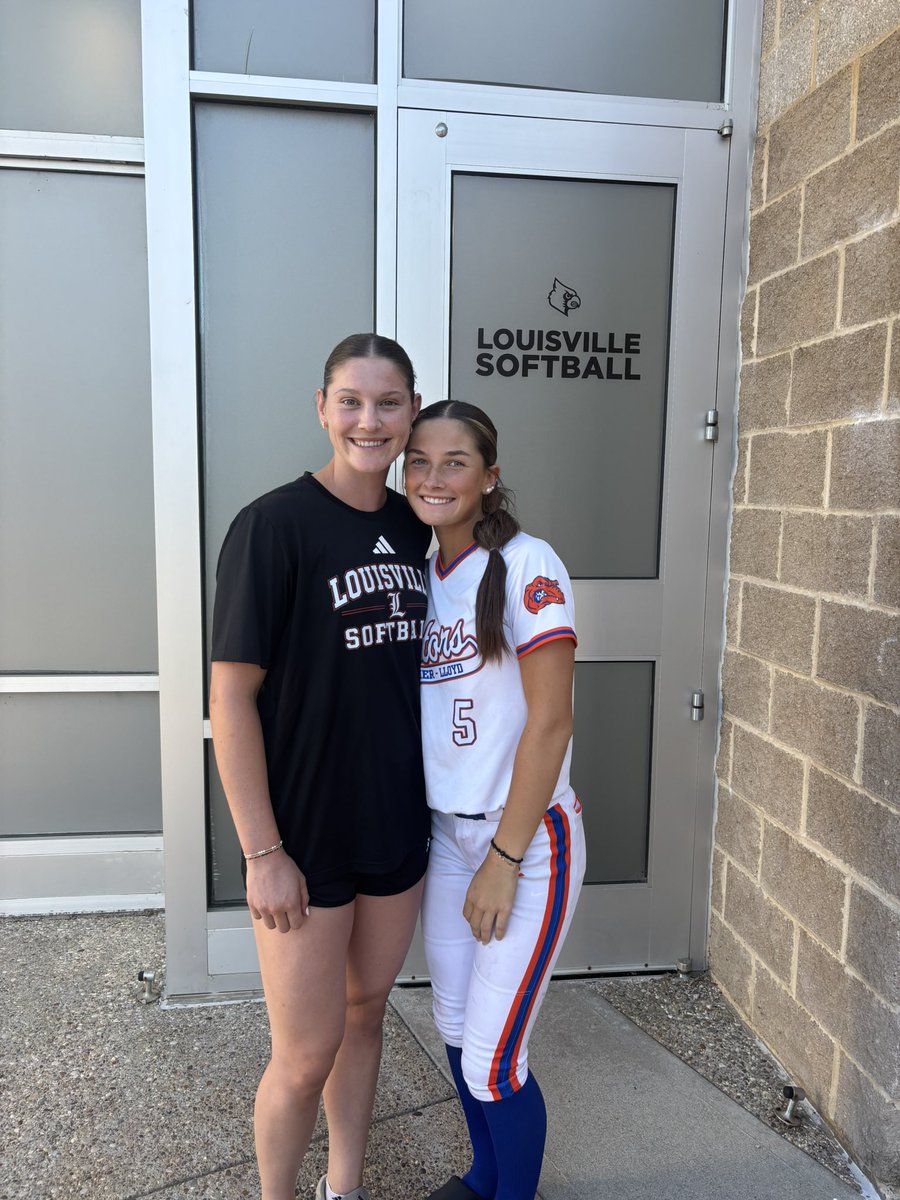 Nora__Bauer's tweet photo. Thank you @LouisvilleSB for the amazing team camp yesterday!! It was so much fun and I loved seeing places on the tour. Thank you for all of your feedback!
@UofL_CoachHolly 
@dee11davis 
@GriffJ_13 @sabbyBsabs @MarkLlo84231890 @GatorsPremier10 @janda_riley https://t.co/PkQs4NAnc1