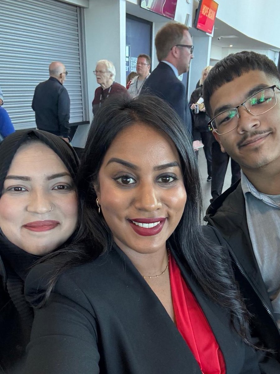 arfudd11_'s tweet photo. @newham_labour at Conference 🌹 #Lab26 https://t.co/dY7UP9EMYx