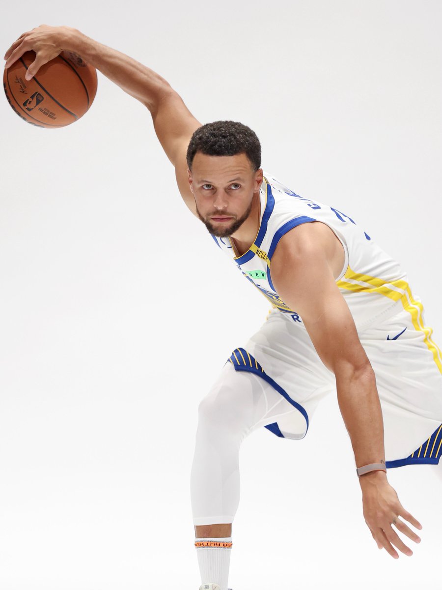 jinthirty's tweet photo. Year 18 Steph Curry 🐐🔥 https://t.co/eEAvjwC6cI