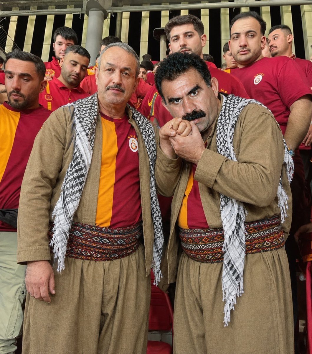 KLC190740's tweet photo. @MaiconGs1905 Yatacak yerleri yok bu kansızların 😉 https://t.co/DUaUeJagh0