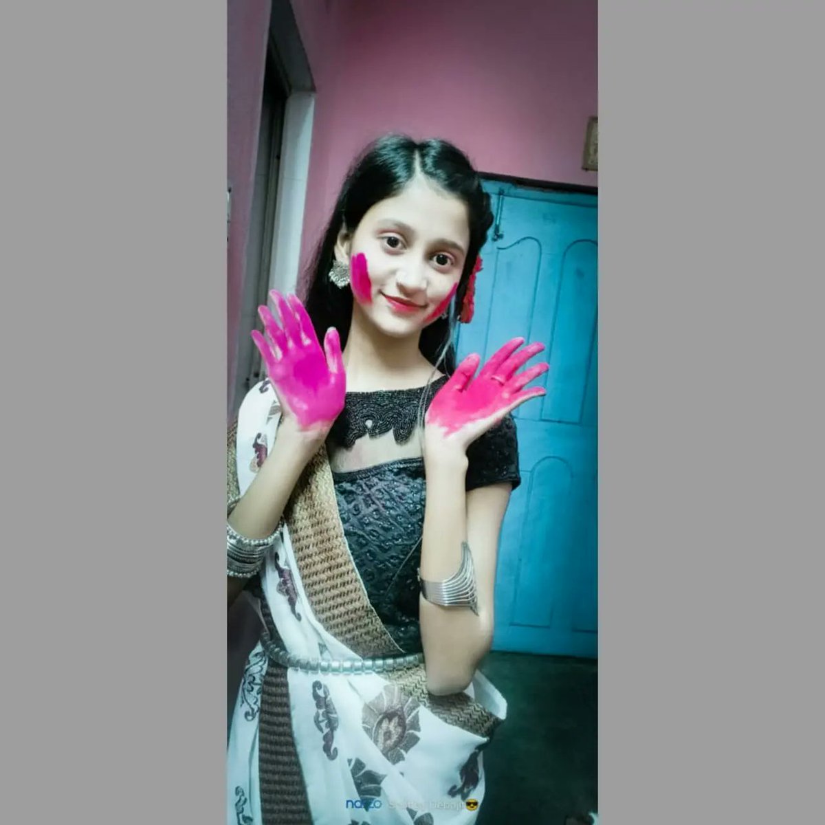 RoseannaAdaf's tweet photo. Spring has returned, bringing a playful splash of colors to the heart. With colored powder and water, what shades have you mixed? You’ve filled my heart with the magic of colors. Happy Holi! https://t.co/JnX485qRHk