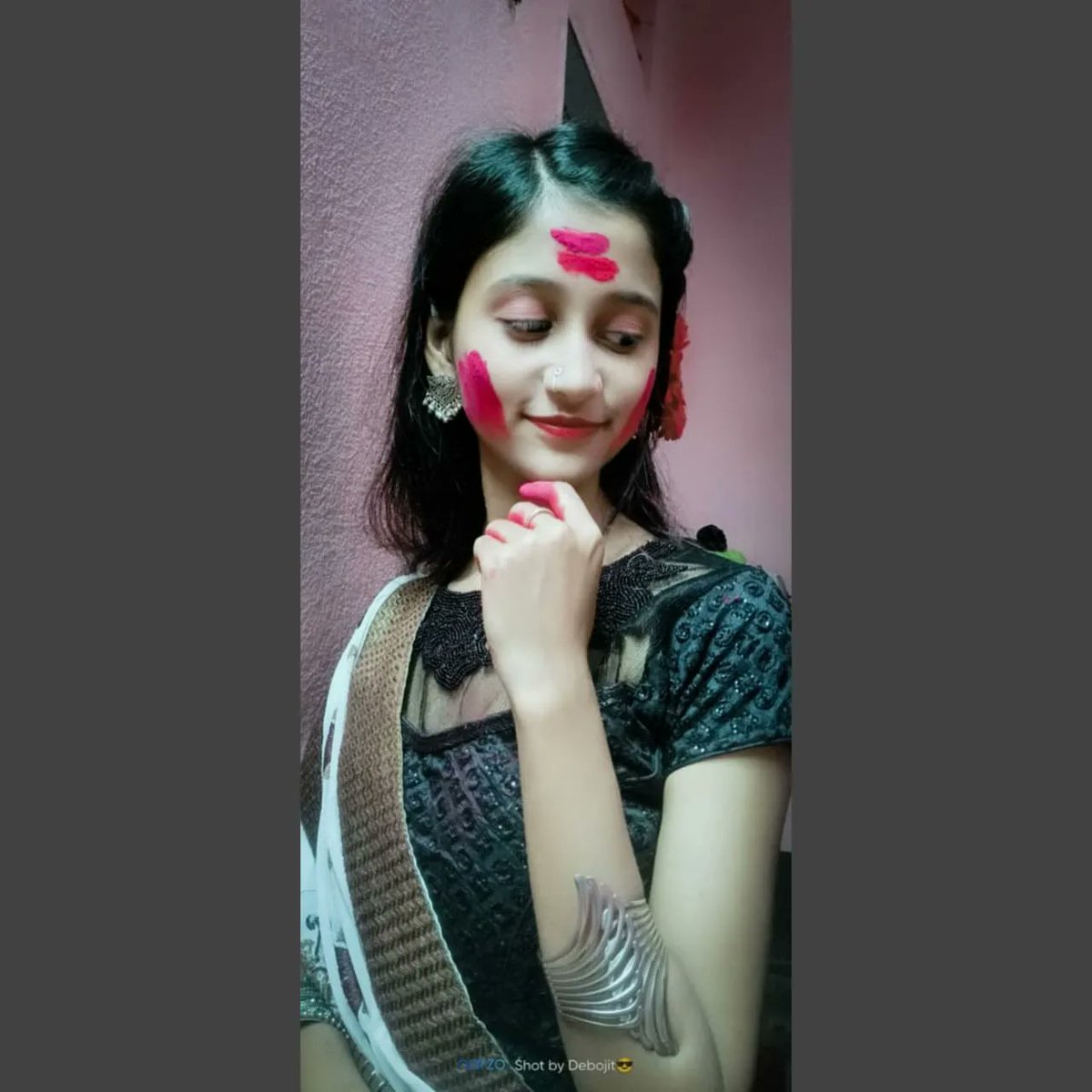 RoseannaAdaf's tweet photo. Spring has returned, bringing a playful splash of colors to the heart. With colored powder and water, what shades have you mixed? You’ve filled my heart with the magic of colors. Happy Holi! https://t.co/JnX485qRHk