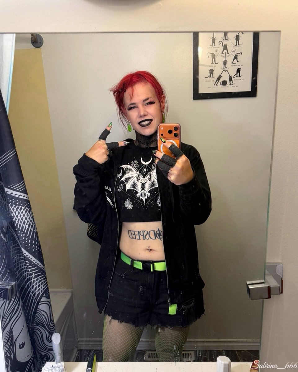 cybersabrina666's tweet photo. You had me at Blegh 💗𓆩🖤𓆪💗
~ Fit check from BMTH and MIW this weekend 🥰 Lowkey should black out my neck, look how skinny I look 🤣
#mtf #transgirl #bthm #miw #gothgirl https://t.co/STD0VdZc9W