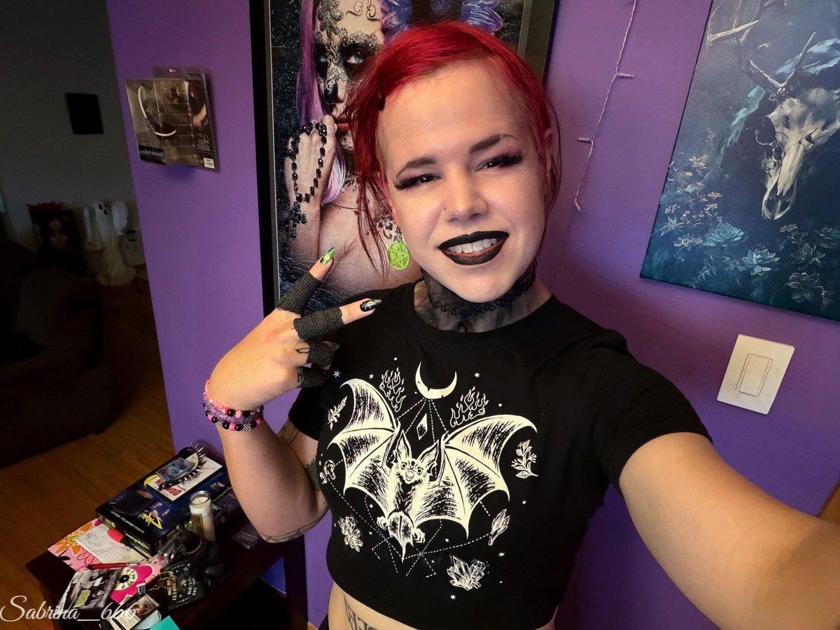 cybersabrina666's tweet photo. You had me at Blegh 💗𓆩🖤𓆪💗
~ Fit check from BMTH and MIW this weekend 🥰 Lowkey should black out my neck, look how skinny I look 🤣
#mtf #transgirl #bthm #miw #gothgirl https://t.co/STD0VdZc9W