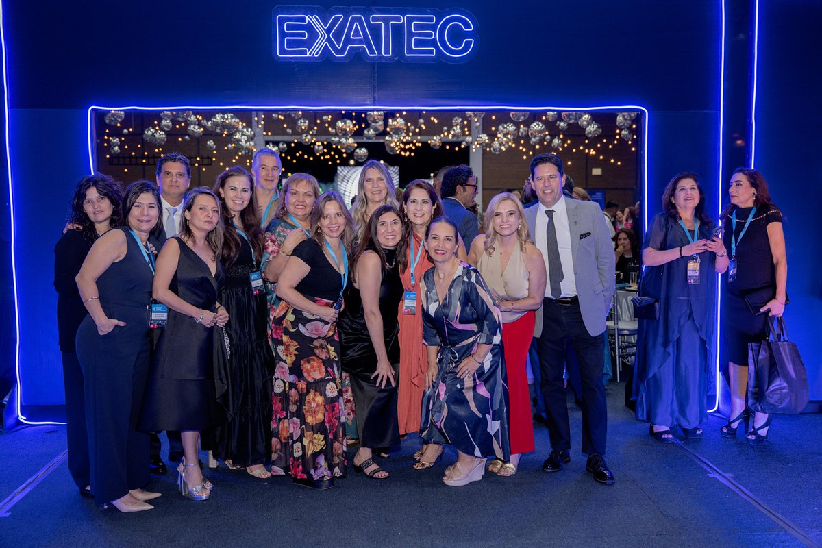 david_garza's tweet photo. Una gran emoción recibir en el @TecdeMonterrey a @EXATEC que celebraron 25, 30 y 35 años de graduados. Cada reencuentro es una oportunidad para revivir historias, fortalecer amistades y celebrar el impacto que han construido a lo largo de los años. Es un orgullo verlos de Regreso a Casa, que compartan con nosotros los aprendizajes y logros que han marcado sus trayectorias y que conozcan lo que es hoy su alma mater. El Tec ¡siempre será su casa! 💙